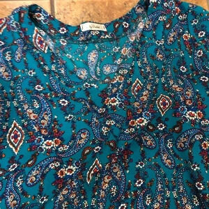 City Pocket Blue Paisley Top